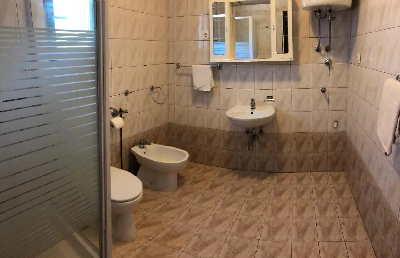 Apartments Liveric Vir 0*,